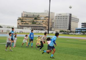 子どもサッカー風景